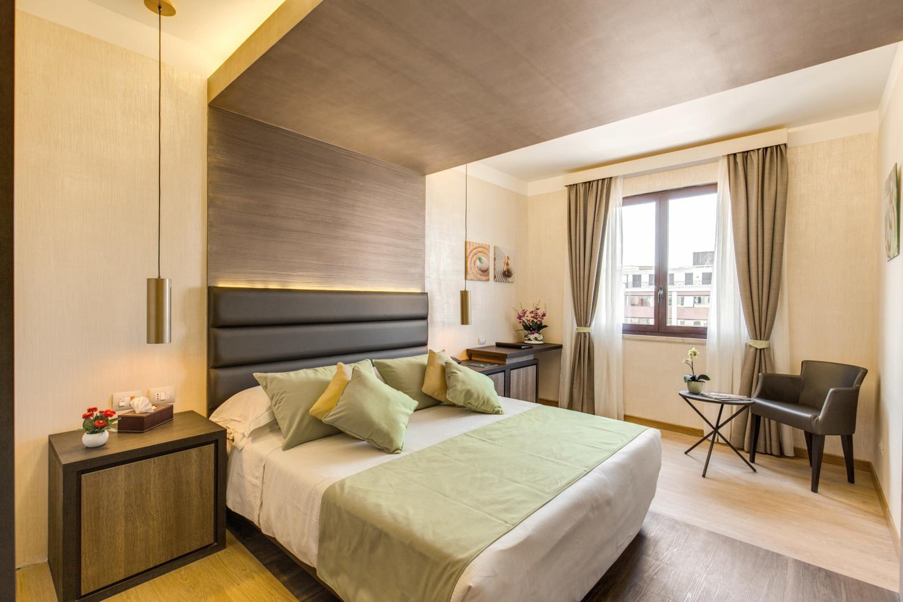 غرفة كلاسيكية بسرير كوين، Warmthotel 2/10