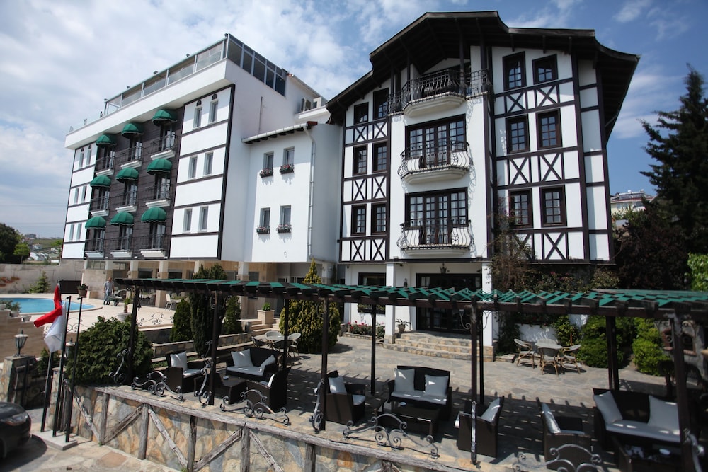 ZINOS HOTEL 2/37
