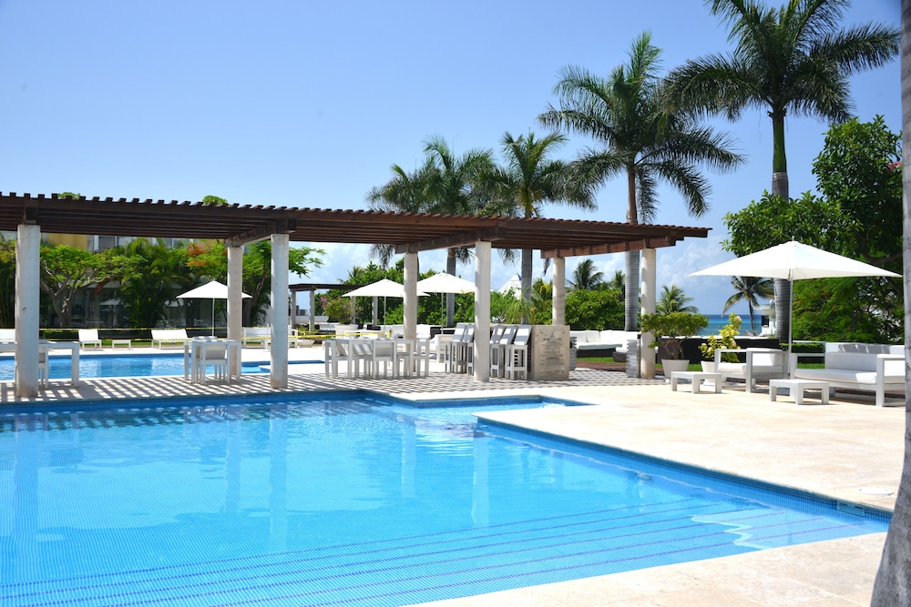 Magia Beachside Condo 5/47