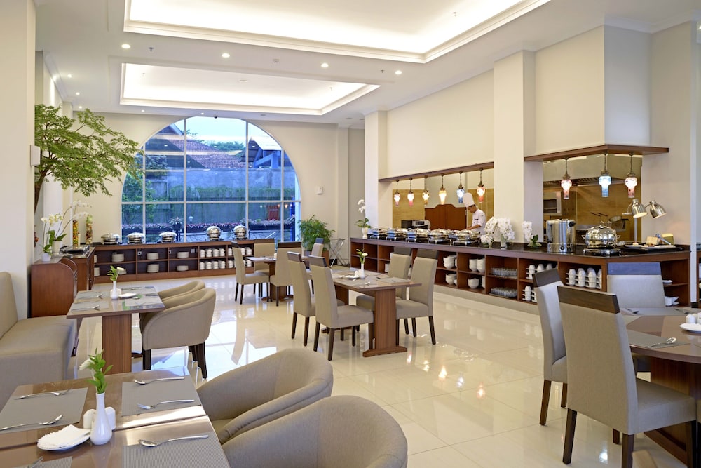The Sahira Hotel 26/40