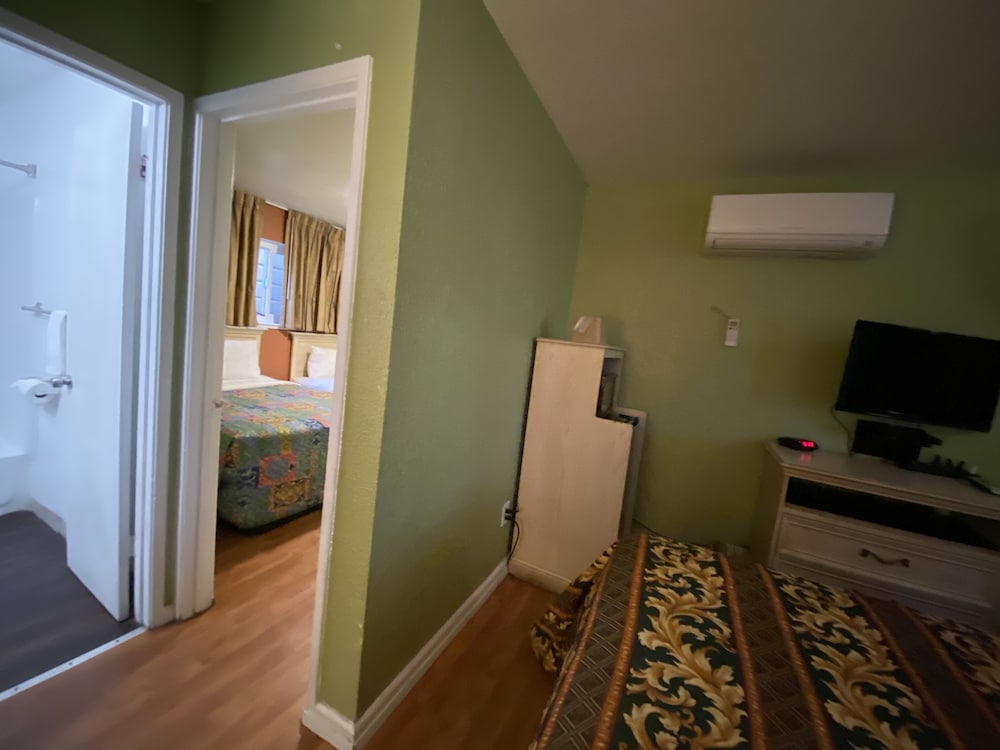 Fireside Inn Santa Cruz 36/63