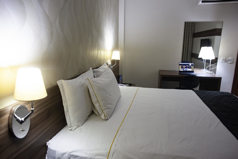 D Luca Hotel 11/39