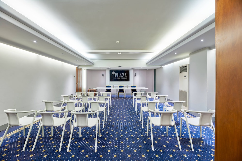 Hotel Plaza 37/47