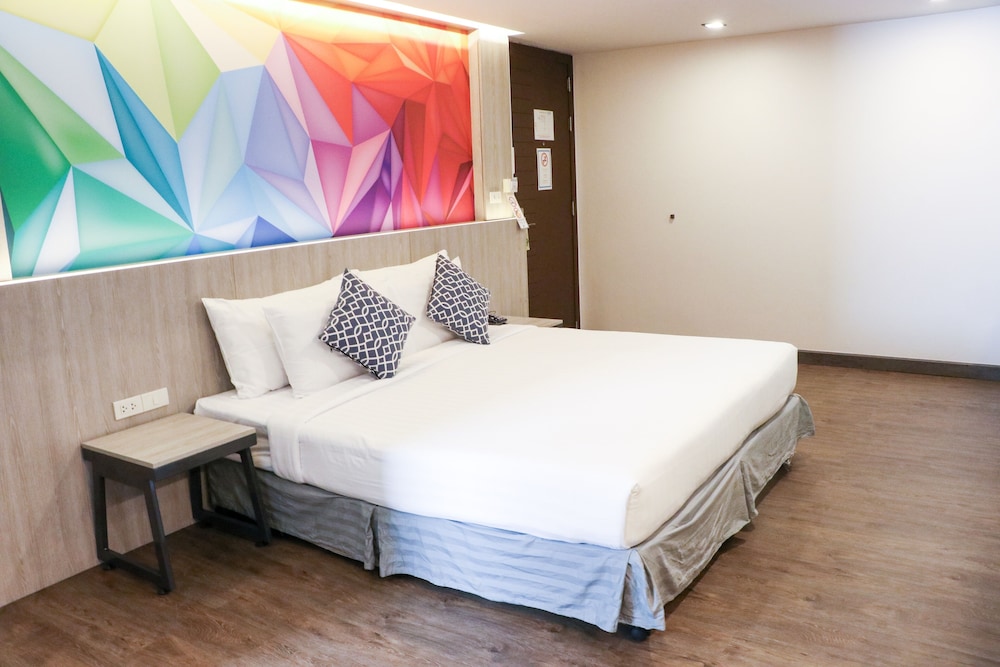PREMIER, KING BED