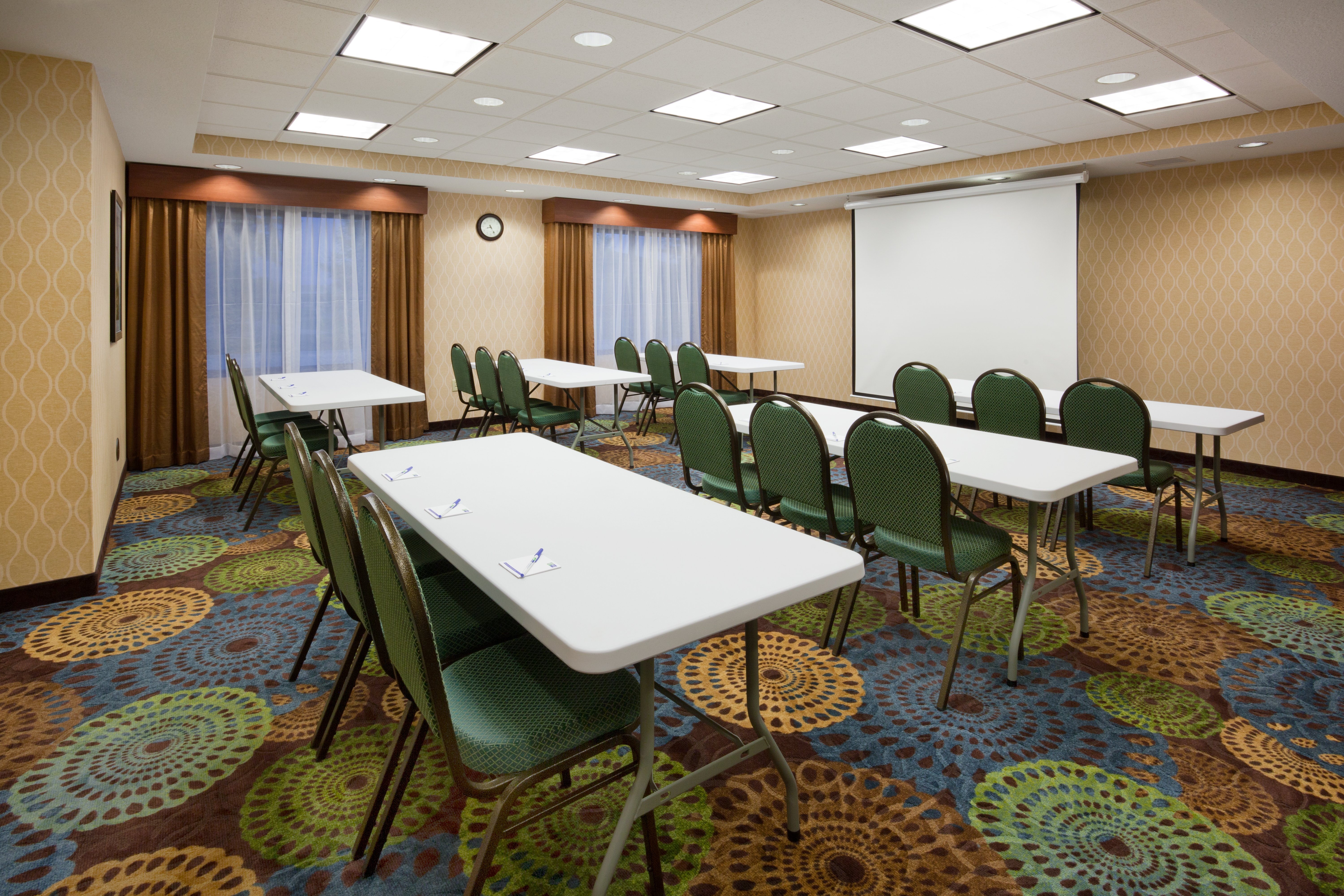 Holiday Inn Express & Suites Davenport, an IHG Hotel 23/26