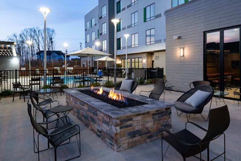Courtyard by Marriott Charlotte Steele Creek 10/13