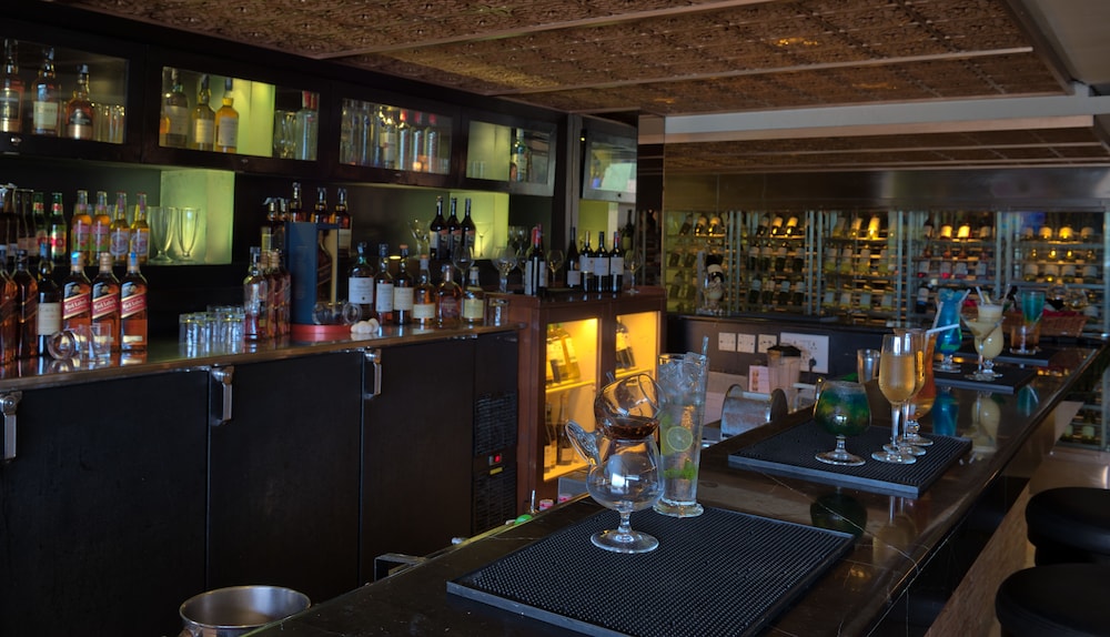 DAVANAM SAROVAR PORTICO SUITES 30/34