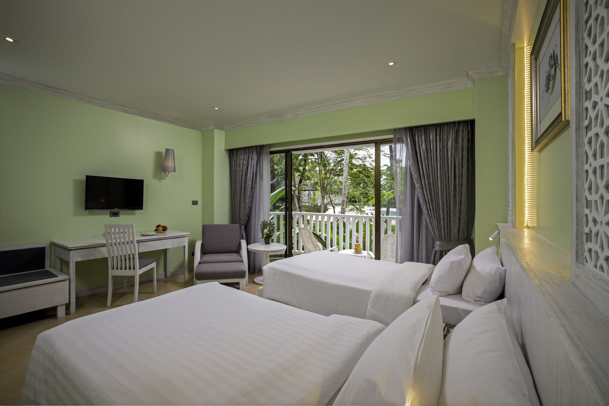Superior, Double Bed, Garden View