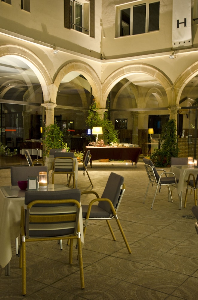 Trh Ciudad de Baeza 18/32