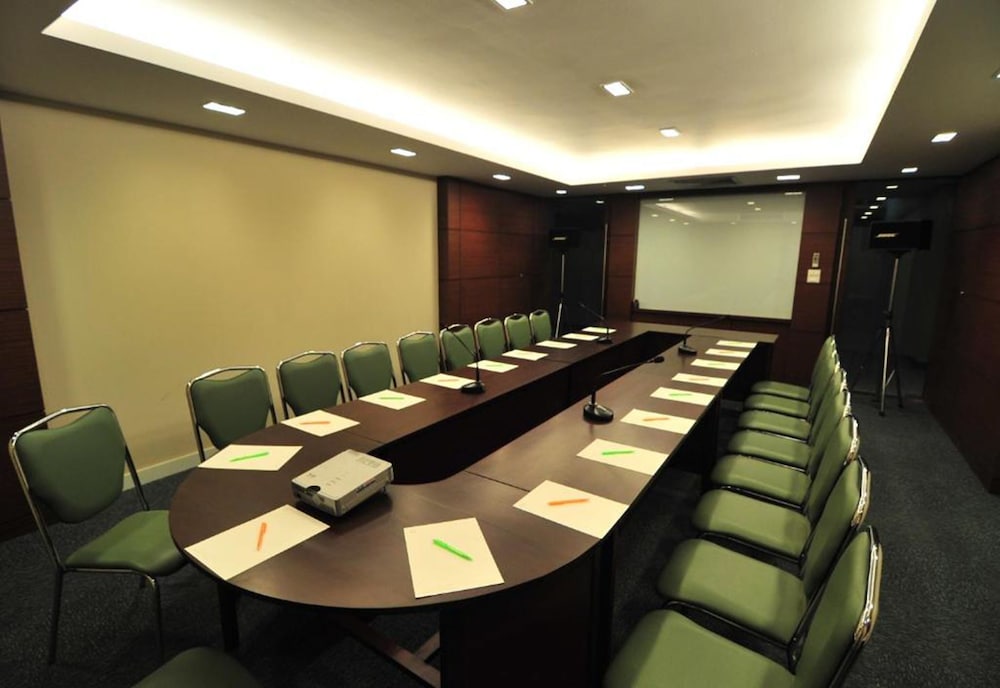 Navarat Heritage Hotel 21/24