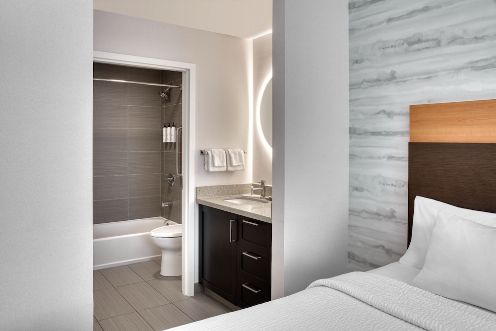 Towneplace Suites Belleville 50/50