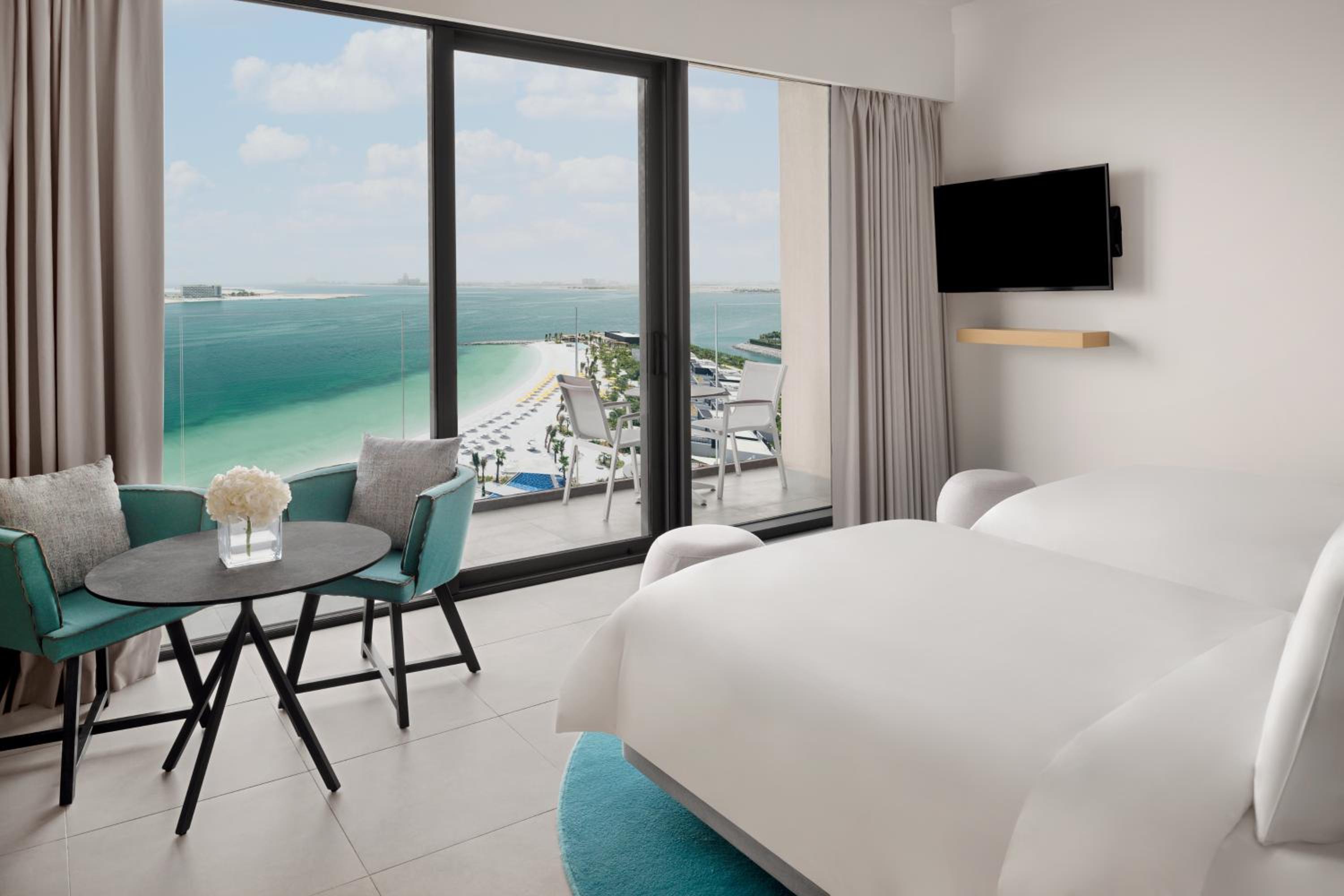 Beach Pool, Deluxe, Single Bed, Sea View، Movenpick Resort Al Marjan Island 2/5