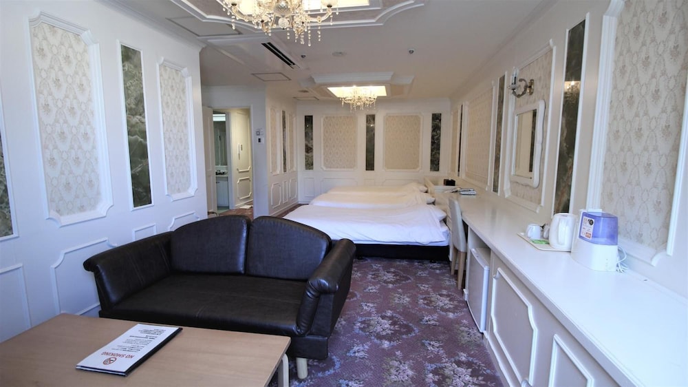 Royal Hotel Shinokubo 24/38