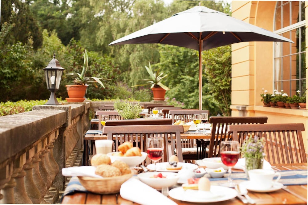 Schlosshotel Ziethen 33/43