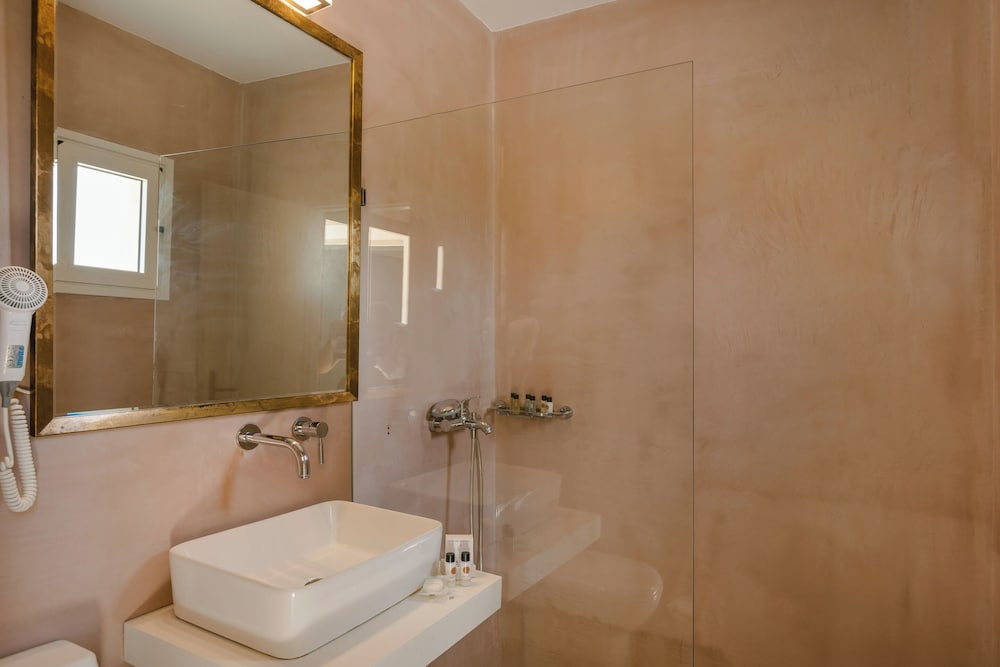 Thalassa Boutique Hotel 77/77