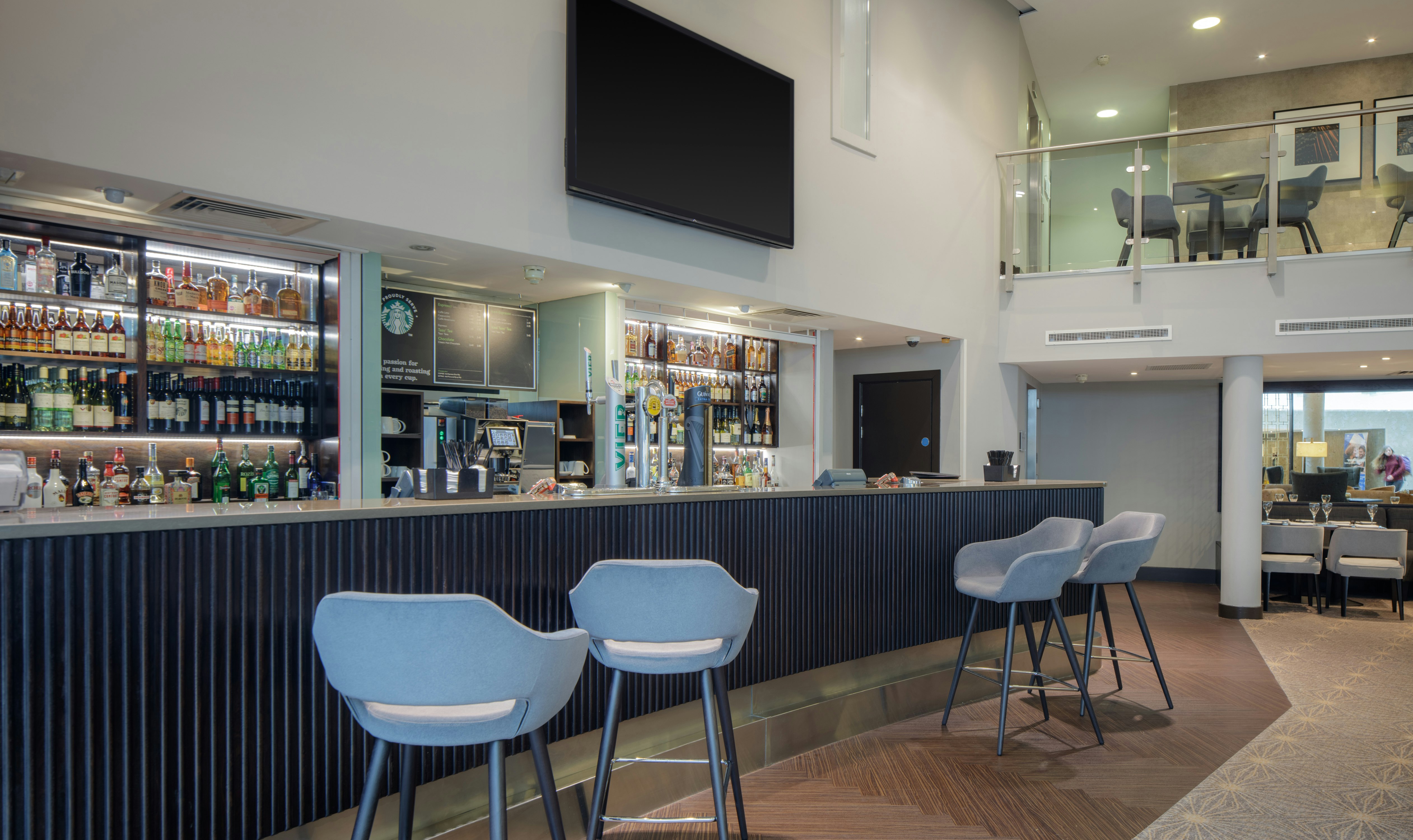 DOUBLETREE BY HILTON HOTEL LONDON HEATHROW AIRPORT 13/26