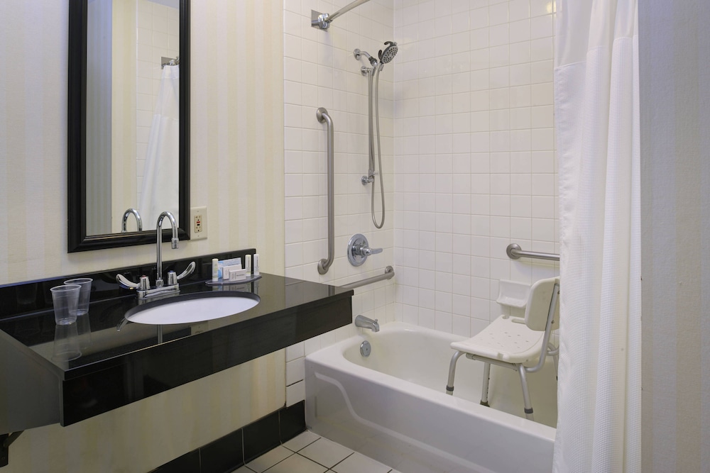 Fairfield Inn by Marriott Richmond 4/13