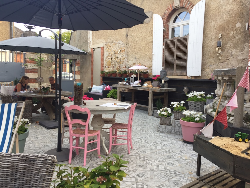 Boutique Hotel B&B Fleurie، بورجيز 33/50