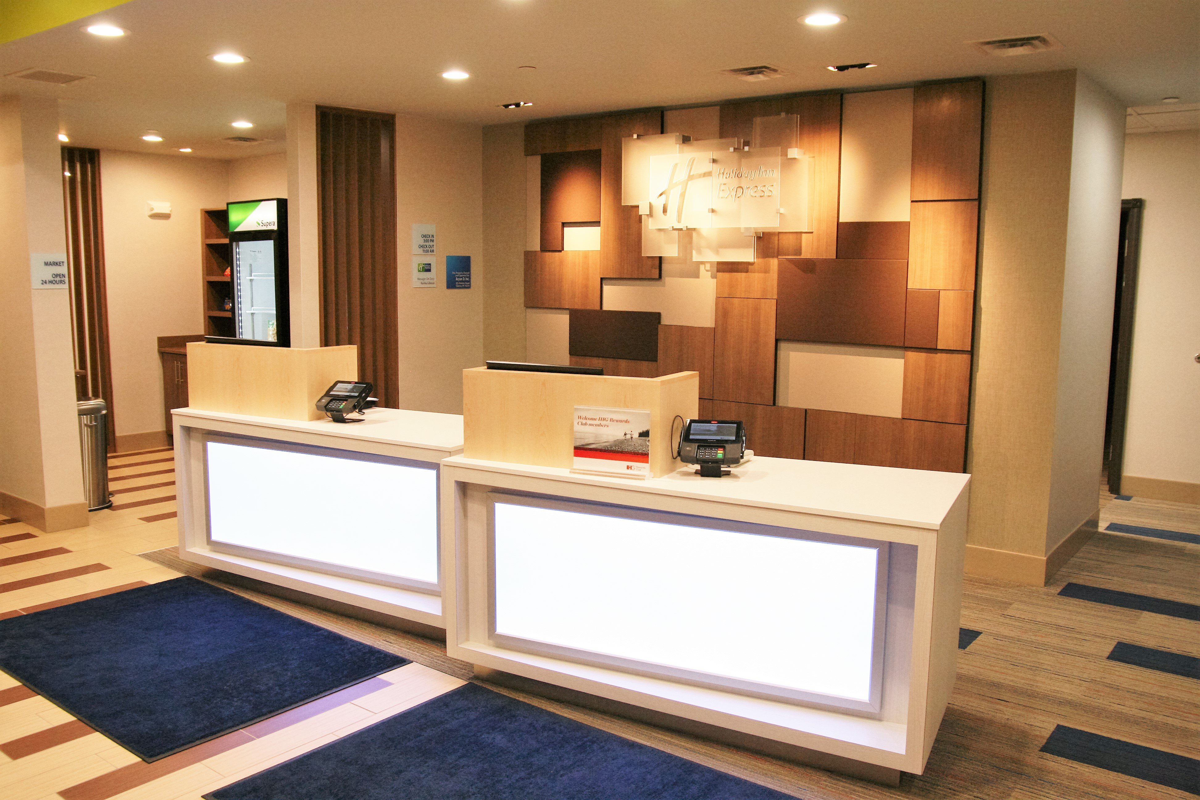 Holiday Inn Express Suites Clarion 1/22