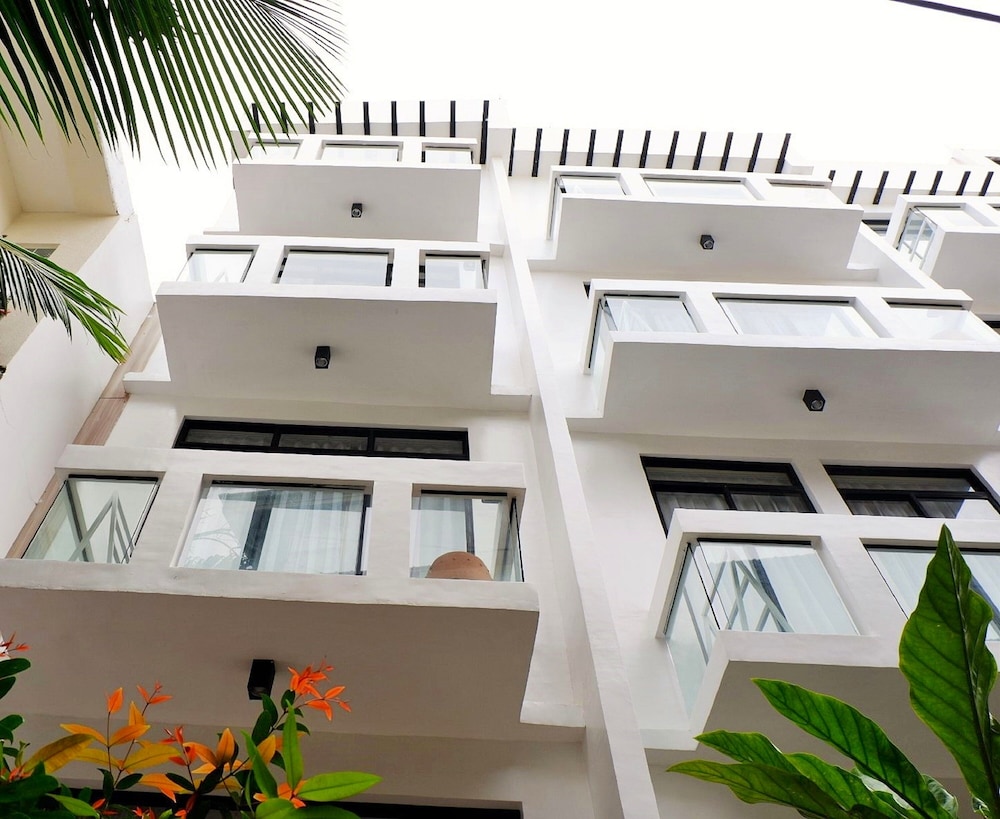 Luxx Boutique Boracay 6/72