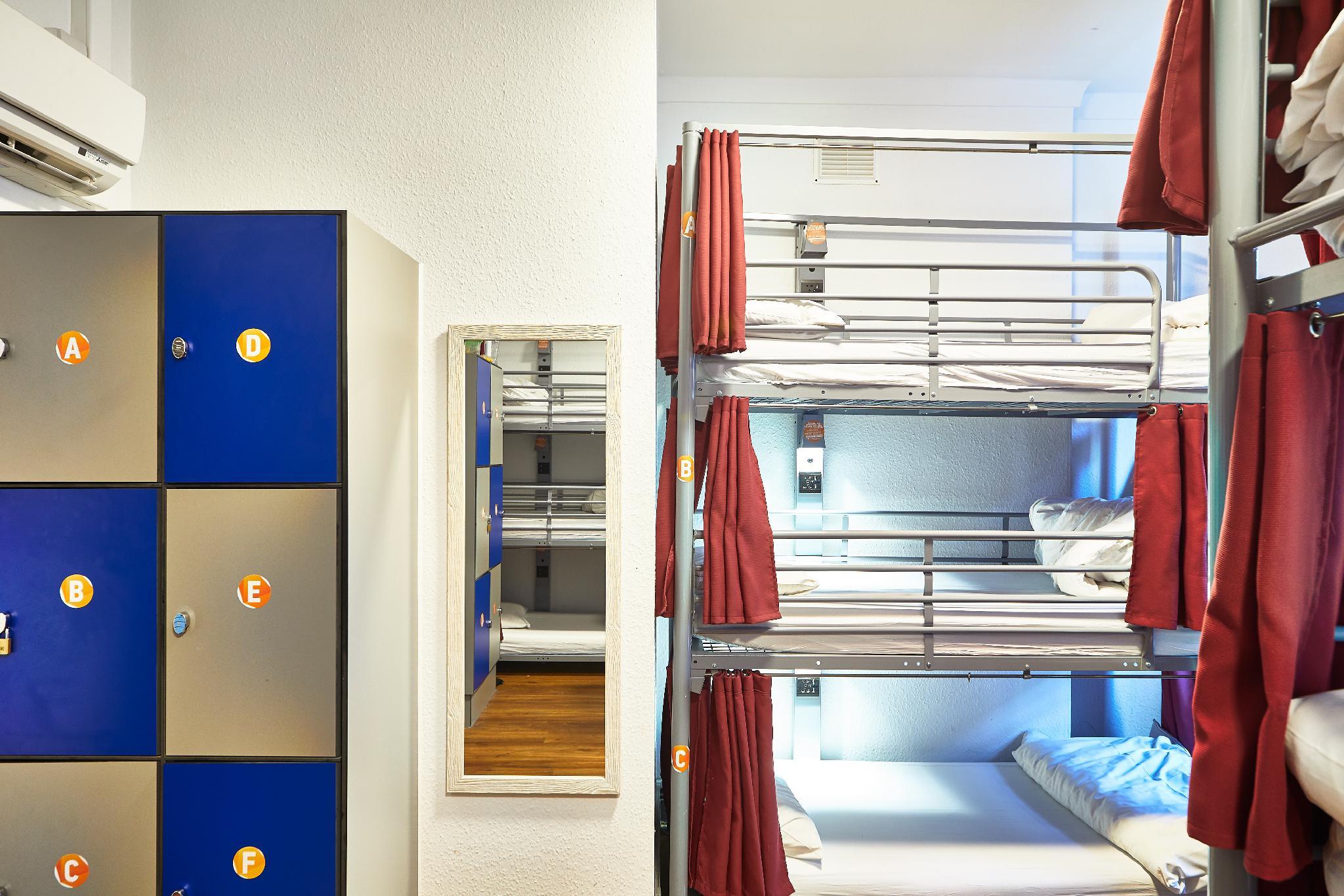Mixed Dorm, 12 Beds