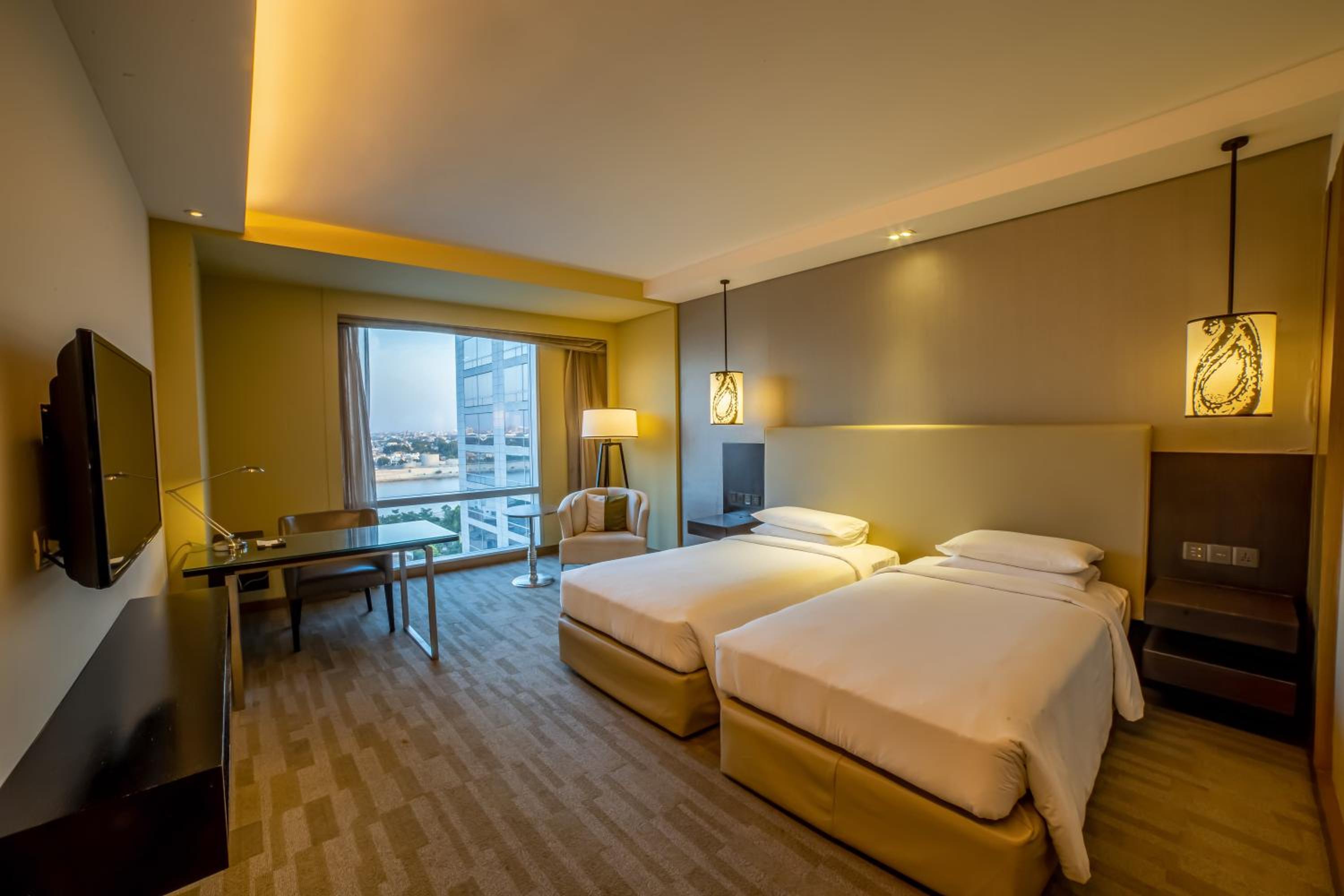 Club, Spa, Twin Beds