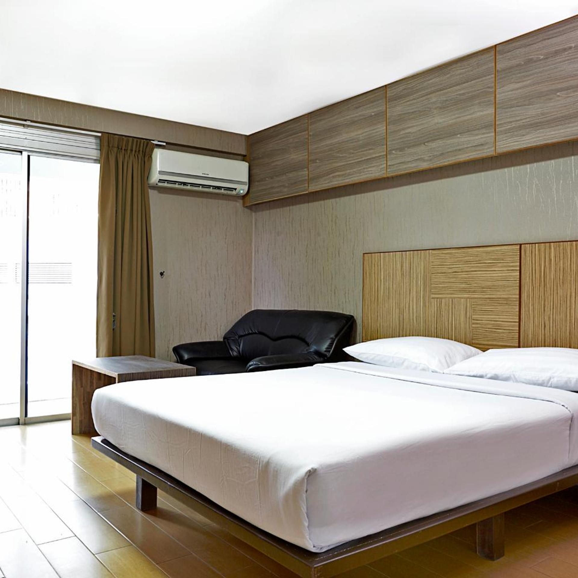 Deluxe, Double Bed