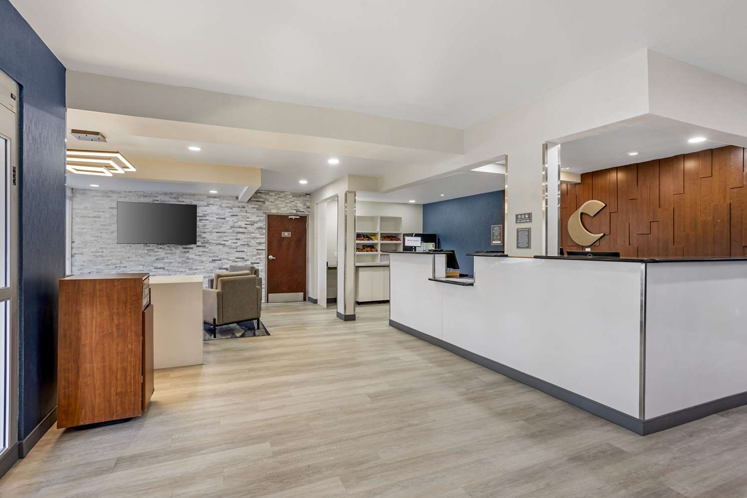 Comfort Inn & Suites Harrisburg-Hershey North 6/24