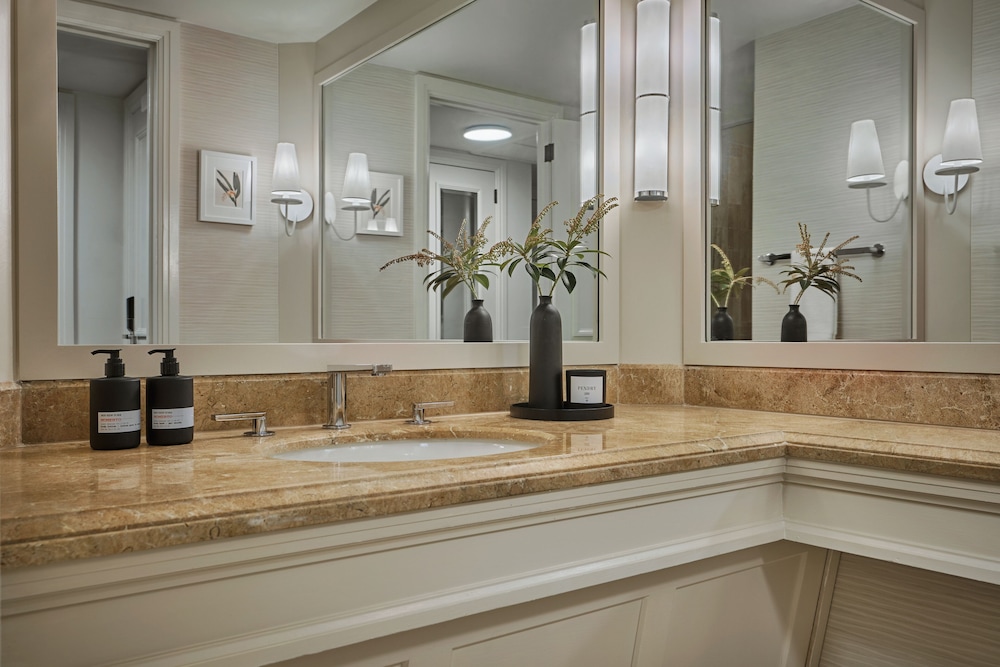 Skyline, King Bed، Pendry Newport Beach 3/4
