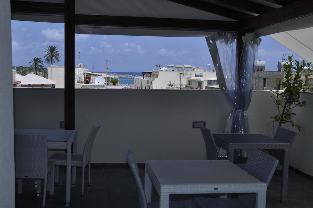 Hotel Biancolilla 24/40