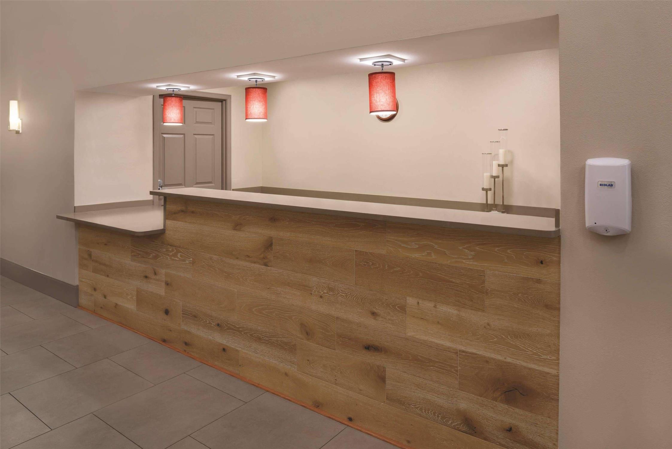 Country Inn & Suites By Radisson Waterloo Ia 2/18