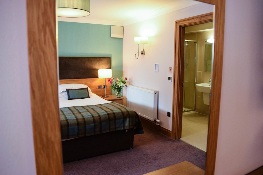 Craigmhor Lodge Courtyard 12/50