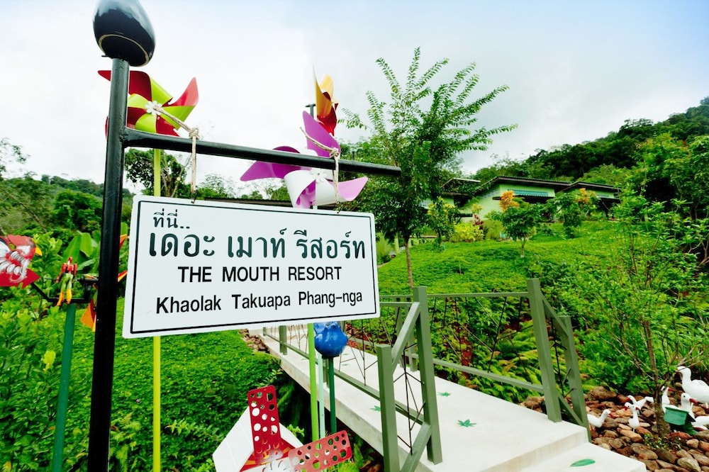 The Mouth Resort 47/51