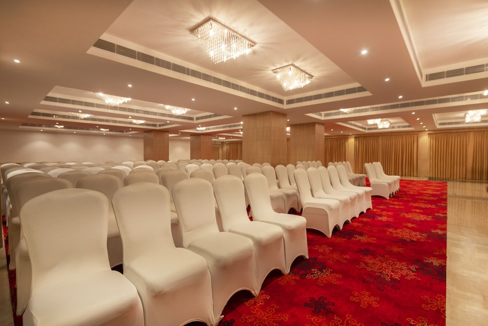 Red Fox Hotel Dehradun 27/31