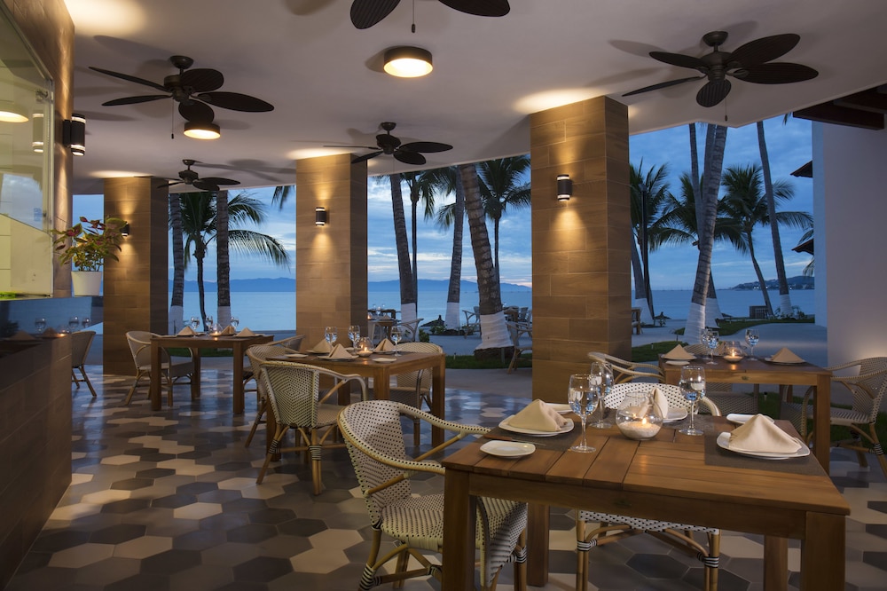 Vista Vallarta All Suites on the Beach 61/75