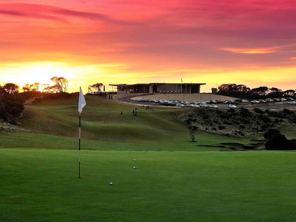 Mercure Portsea 62/67