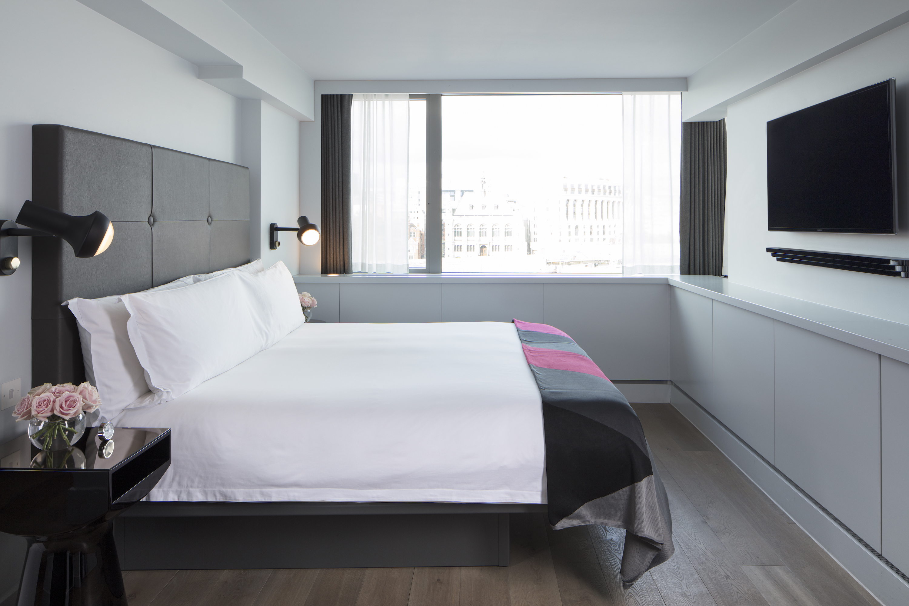 1 BEDROOM, SUITE