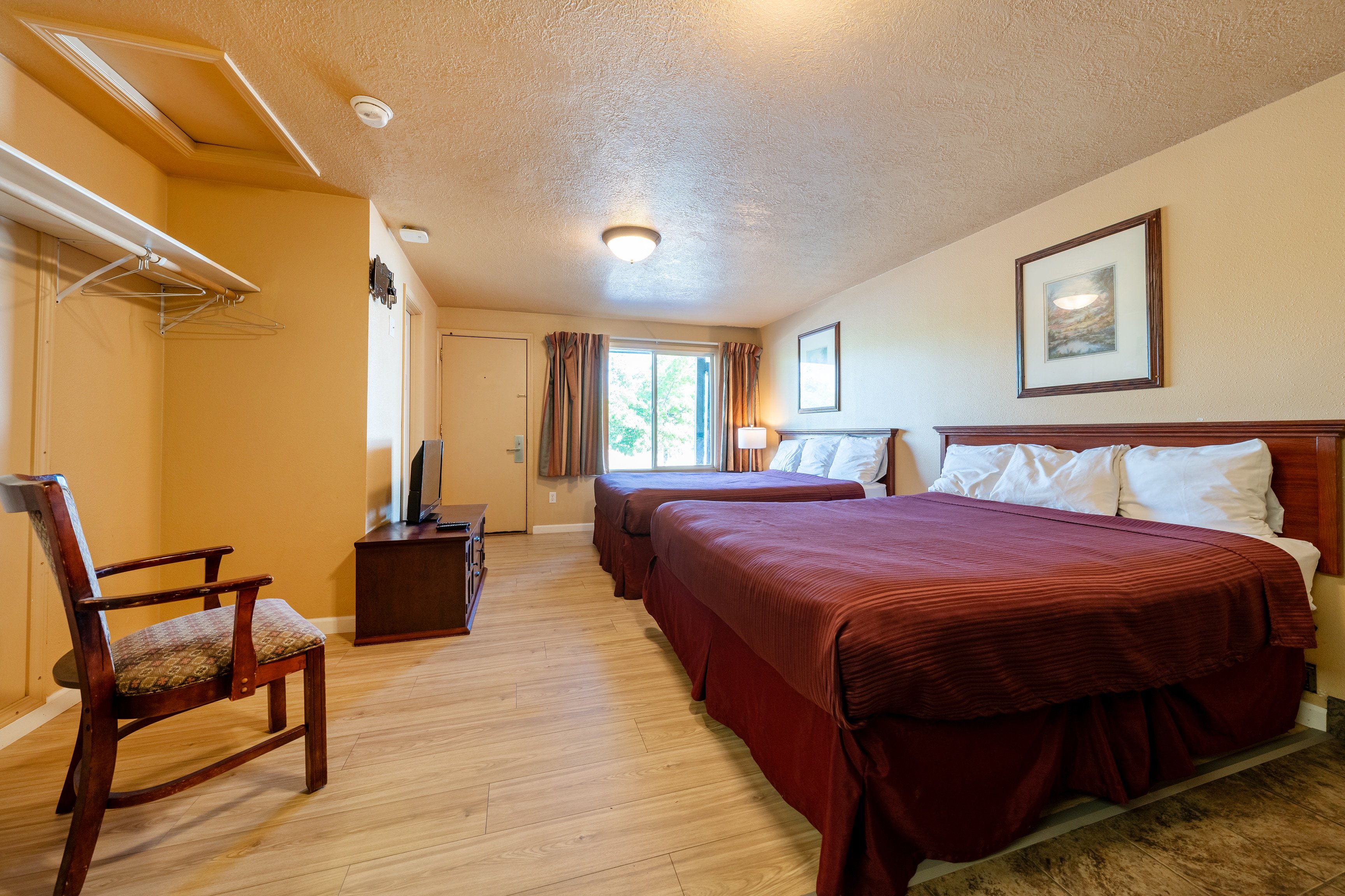 Juniper Motel Madras 16/48