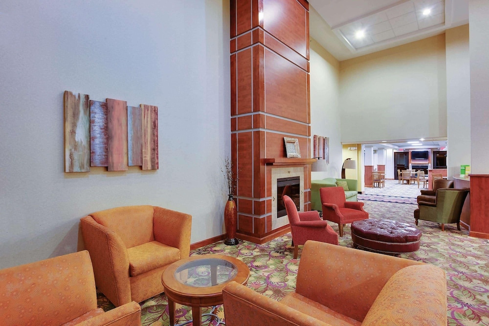 La Quinta Inn Suites Richmond Kings Dominion 28/44