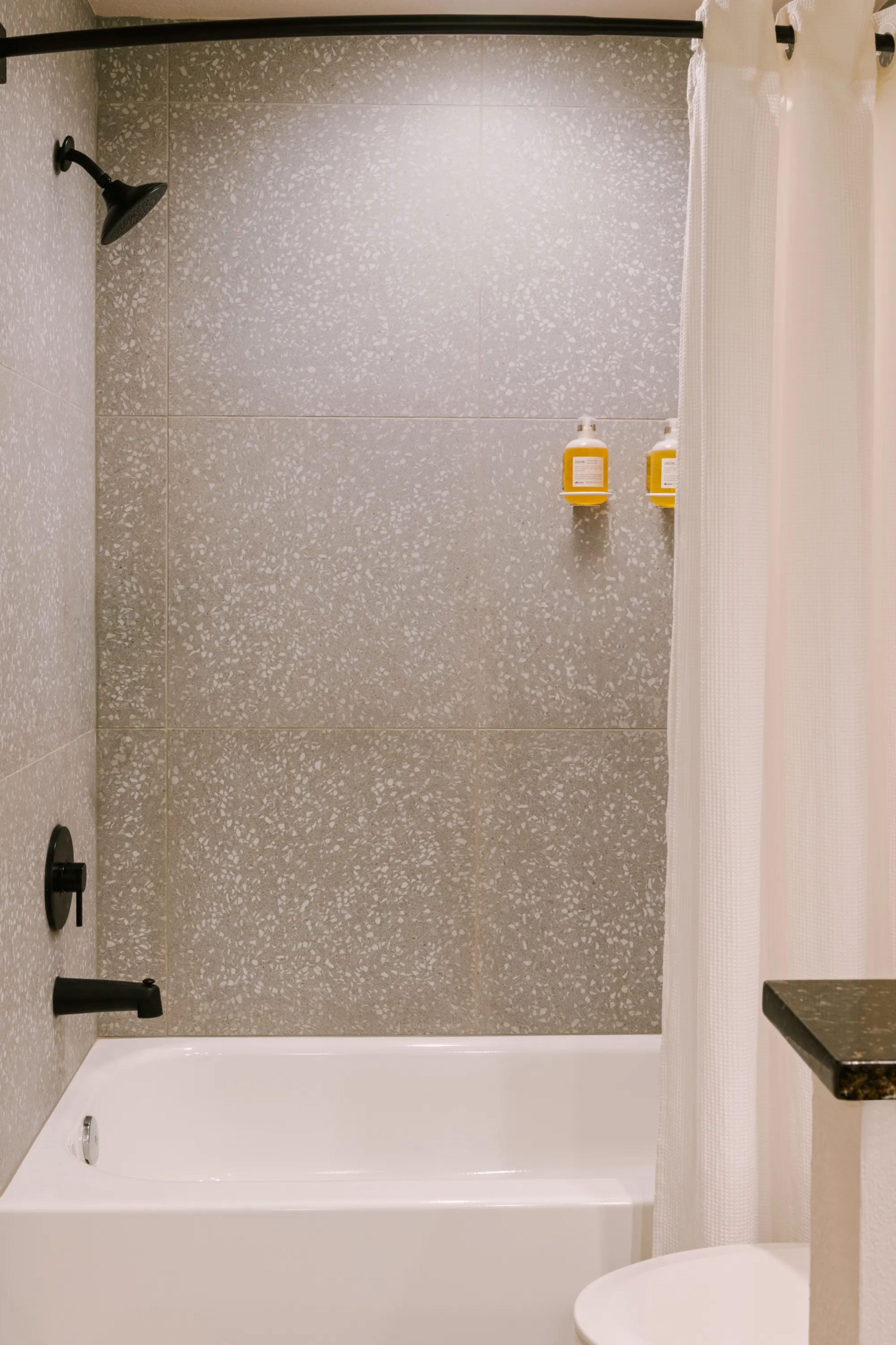 Room, King Bed, voco Kissimmee Orlando by IHG 4/4