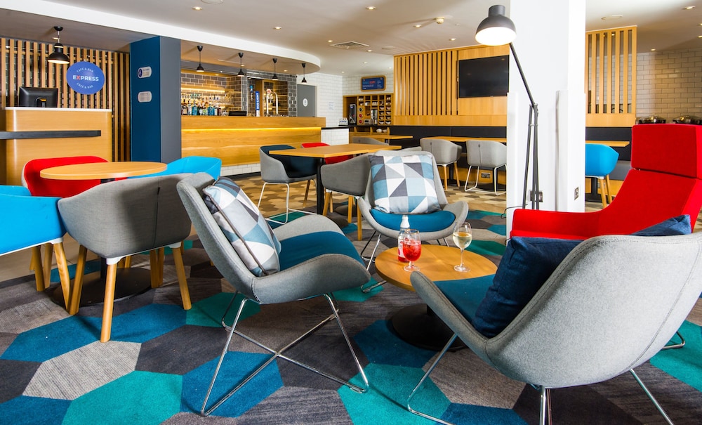 Holiday Inn Express London Hammersmith 25/43