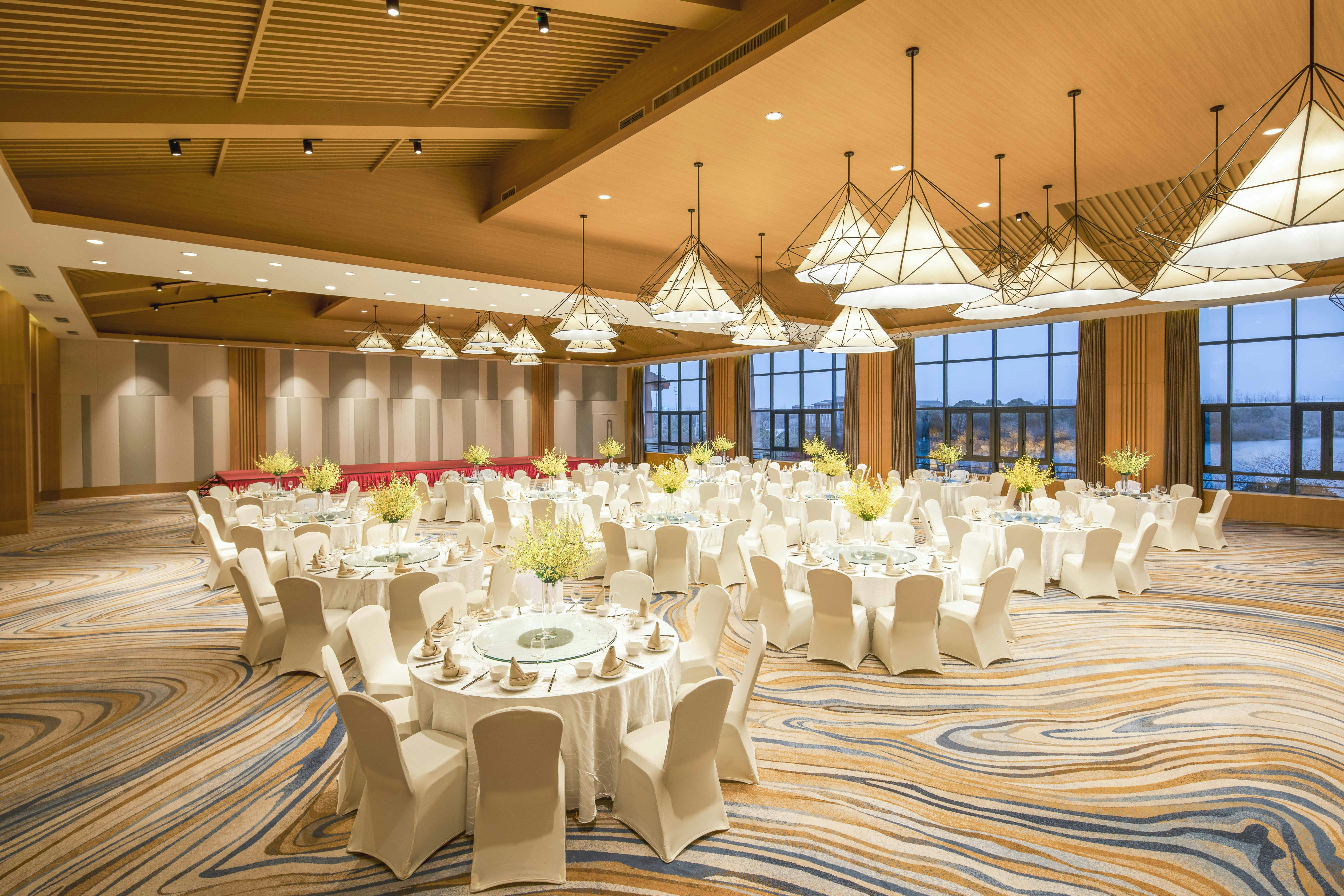 HOLIDAY INN KUNSHAN HUAQIAO 22/50
