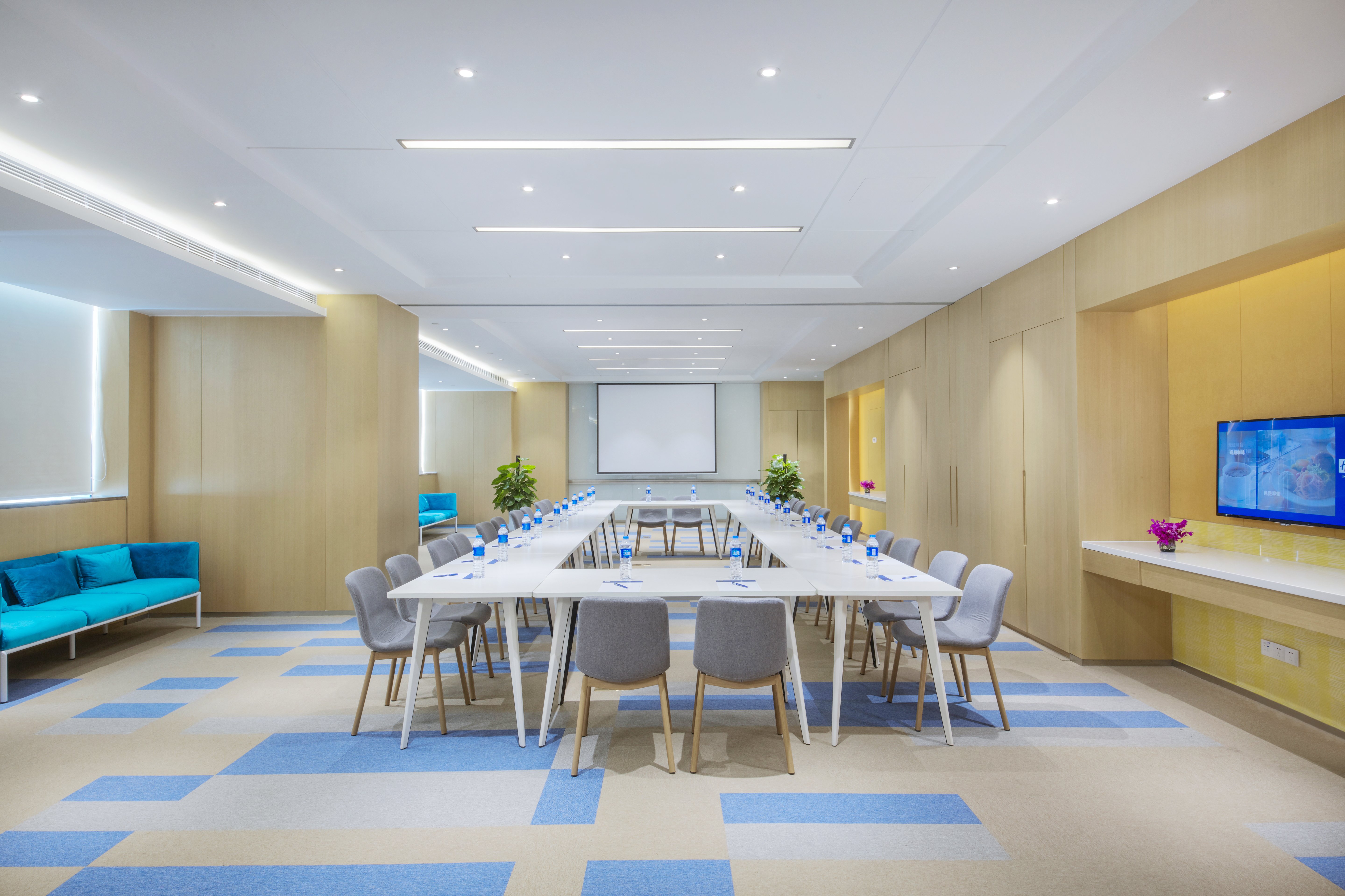 HOLIDAY INN EXPRESS ZHENGZHOU LONGZI LAKE 18/22