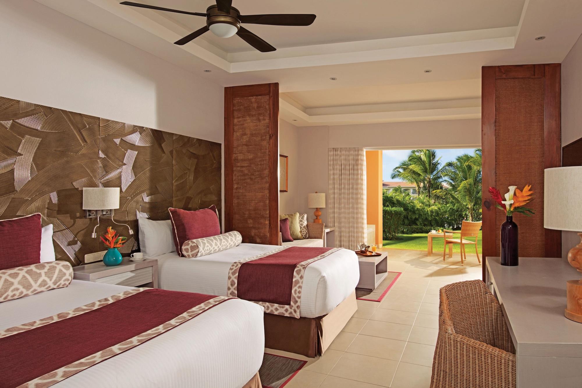 Deluxe, Double Bed, Tropical View