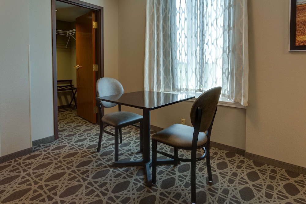 Drury Inn and Suites Hayti Caruthersville 28/34