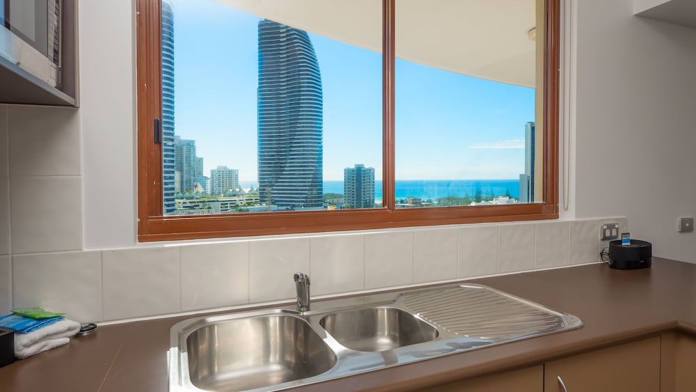 Broadbeach Savannah Hotel And Resort 13/80