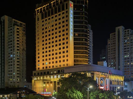 Romantic Hotel 2/41