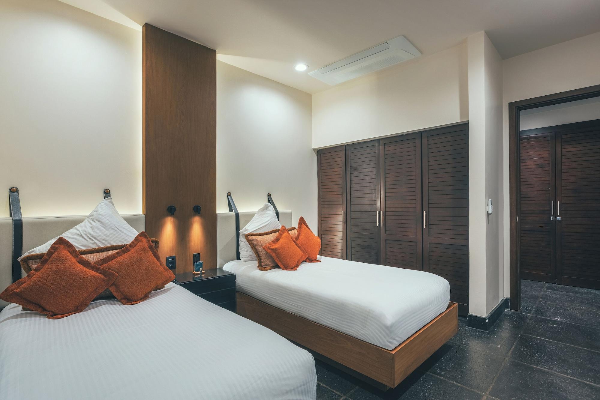 2 Bedrooms, Garden, Suite