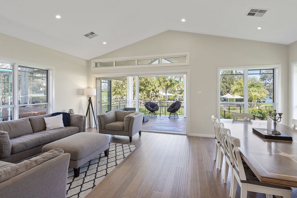 Mercure Lake Macquarie Raffertys Resort 54/74