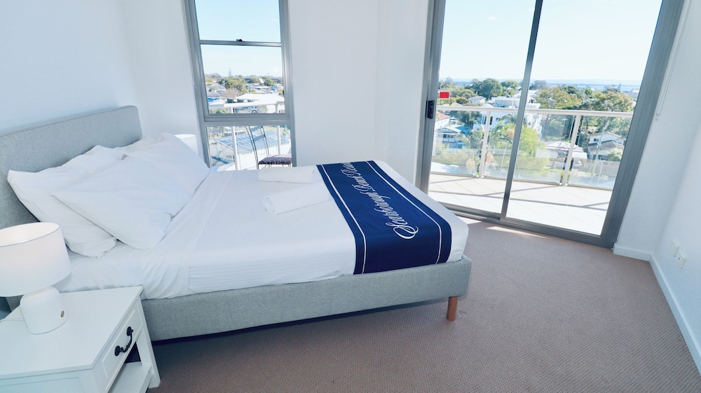 SCARBOROUGH BEACH RESORT 27/72